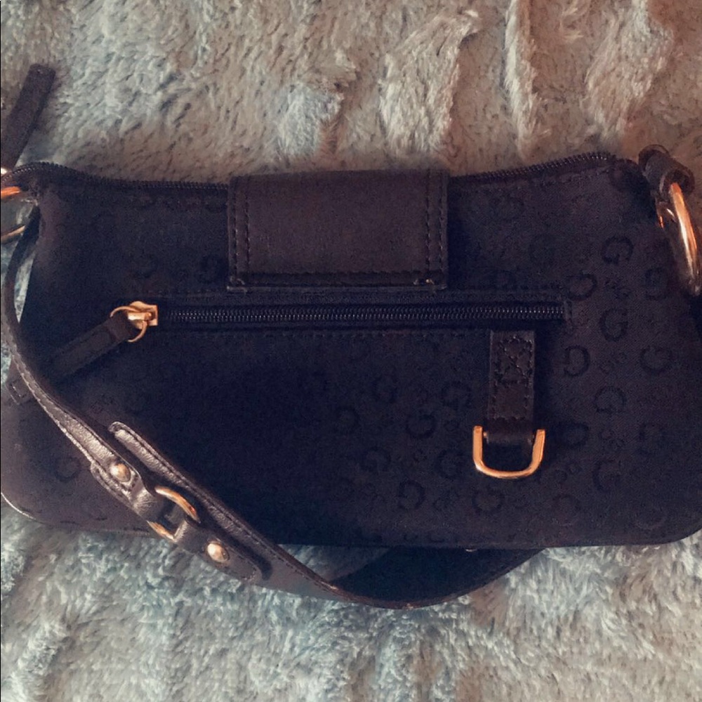 GUESS PURSE - Picture 3 of 4
